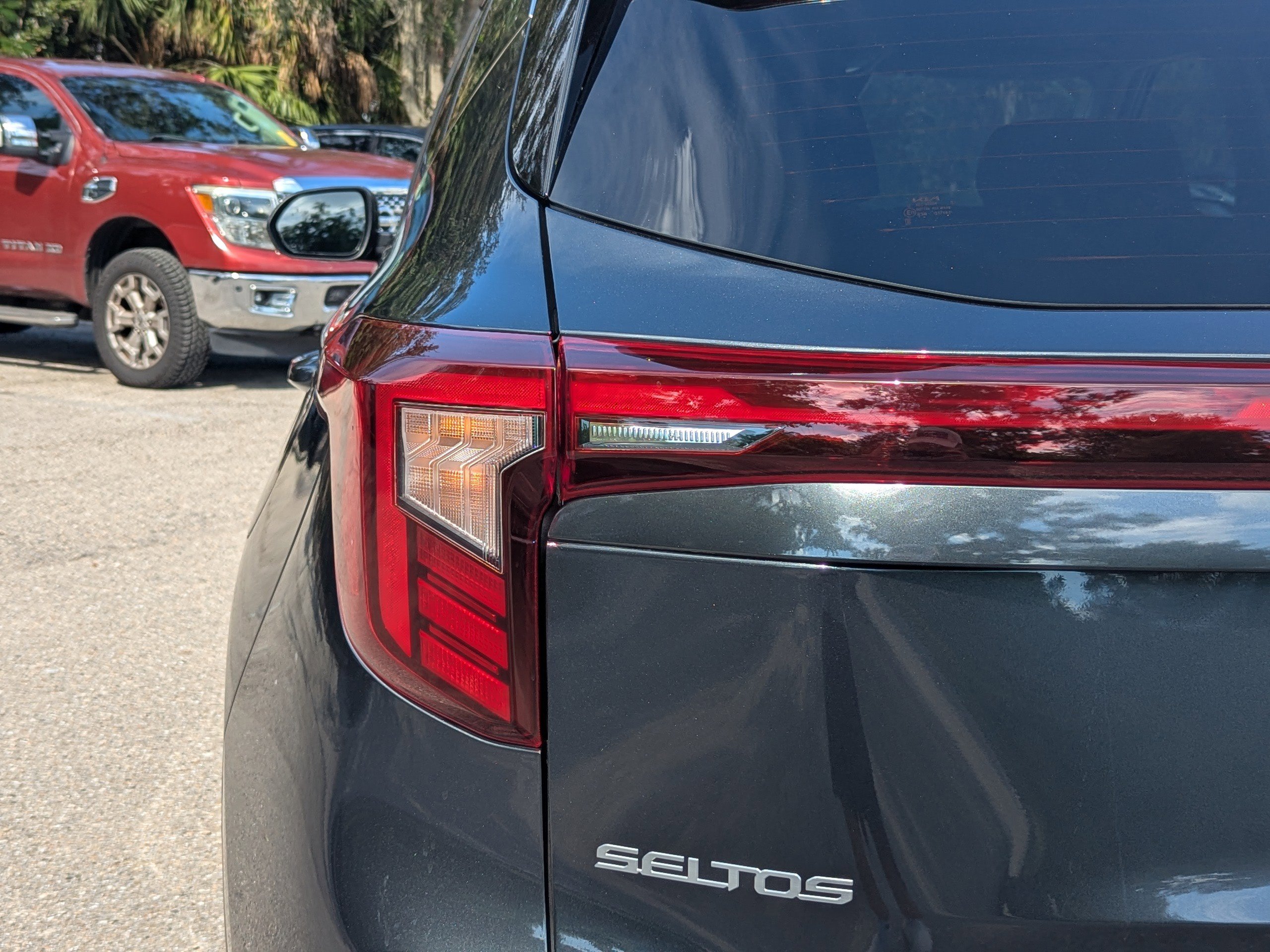 2025 Kia Seltos SX photo 10