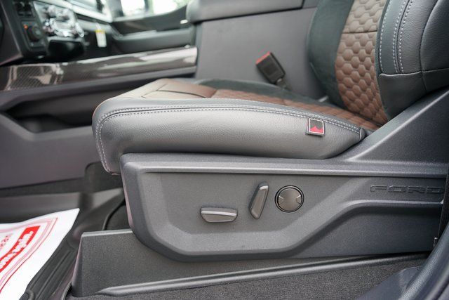 2025 FORD F-250 - Image 34