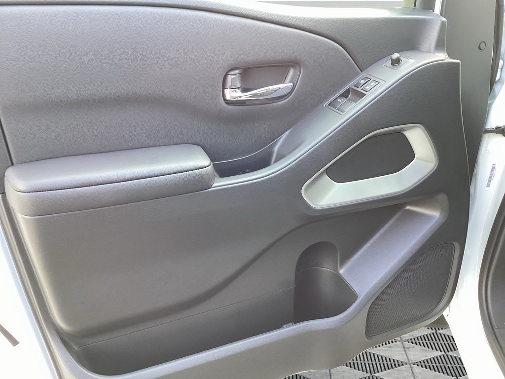 2025 Nissan Frontier SV photo 17