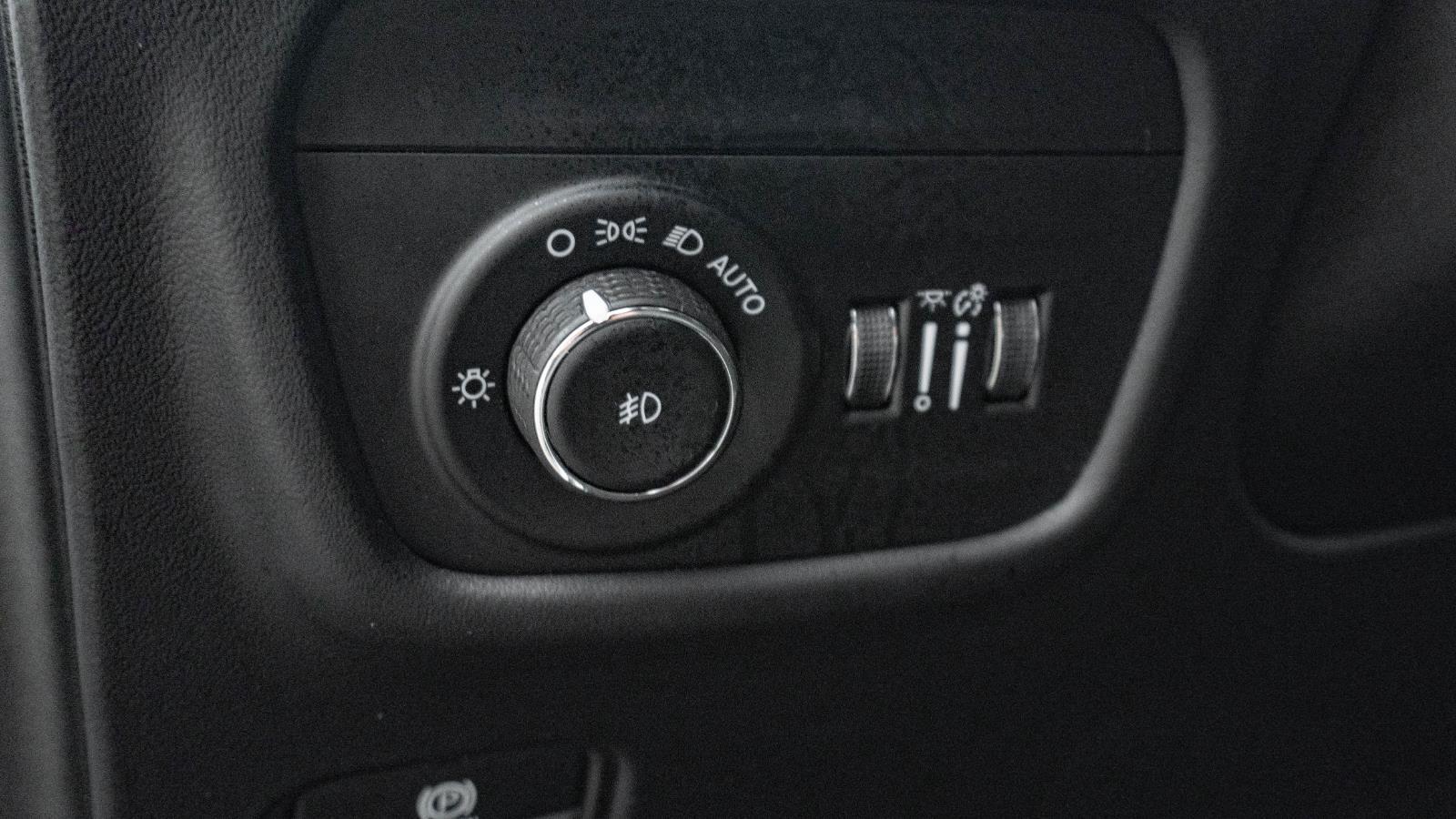 2023 Jeep Grand Cherokee L Summit Reserve photo 16