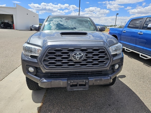 2021 Toyota Tacoma TRD Sport photo 2
