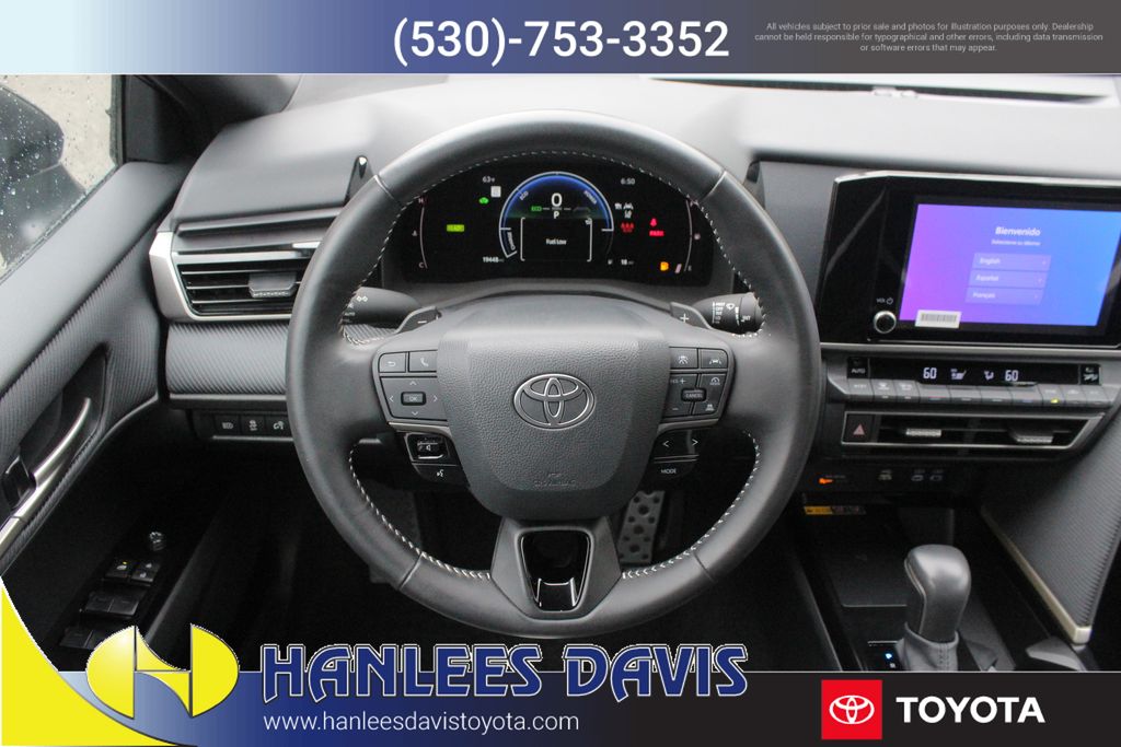 2025 Toyota Camry photo 8