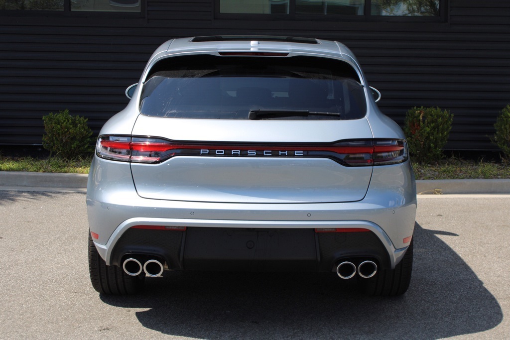 2024 Porsche Macan Base photo 6