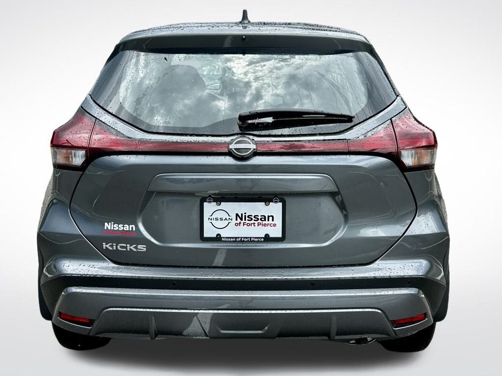2025 Nissan Kicks Play S photo 4