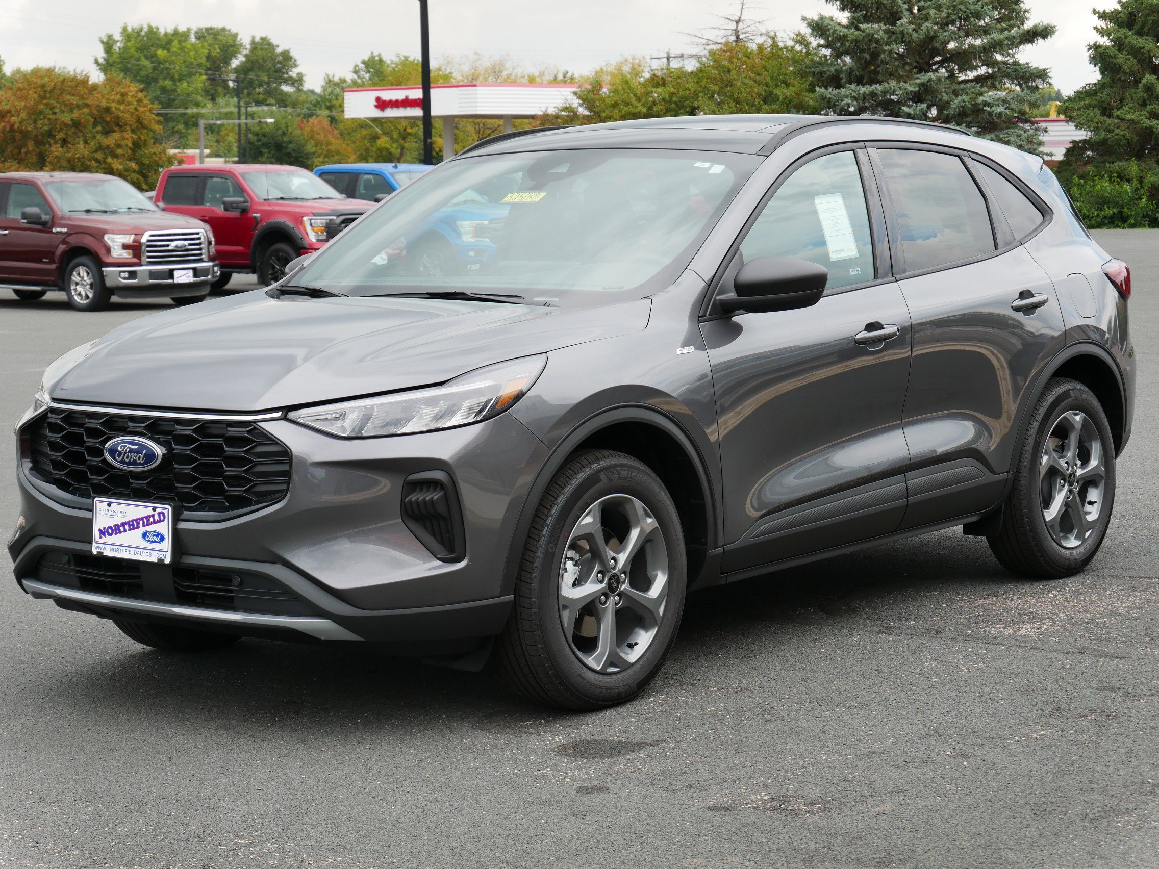 2025 Ford Escape ST-Line photo 4