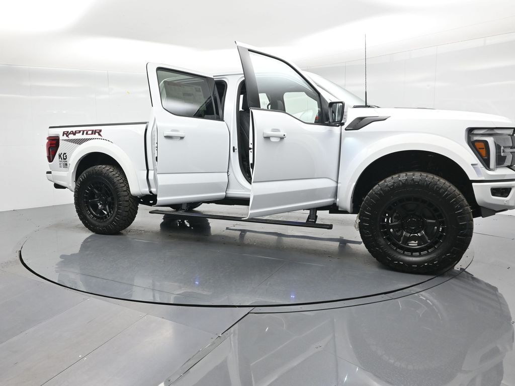 2025 Ford F-150 Raptor photo 38