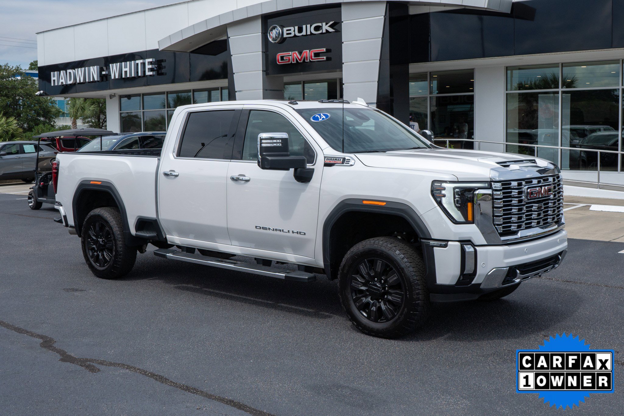 2024 GMC Sierra 2500HD Denali's photo