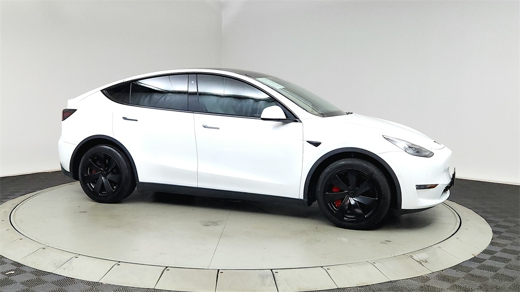 Used 2020 Tesla Model Y Long Range with VIN 5YJYGDEE2LF027720 for sale in Tigard, OR