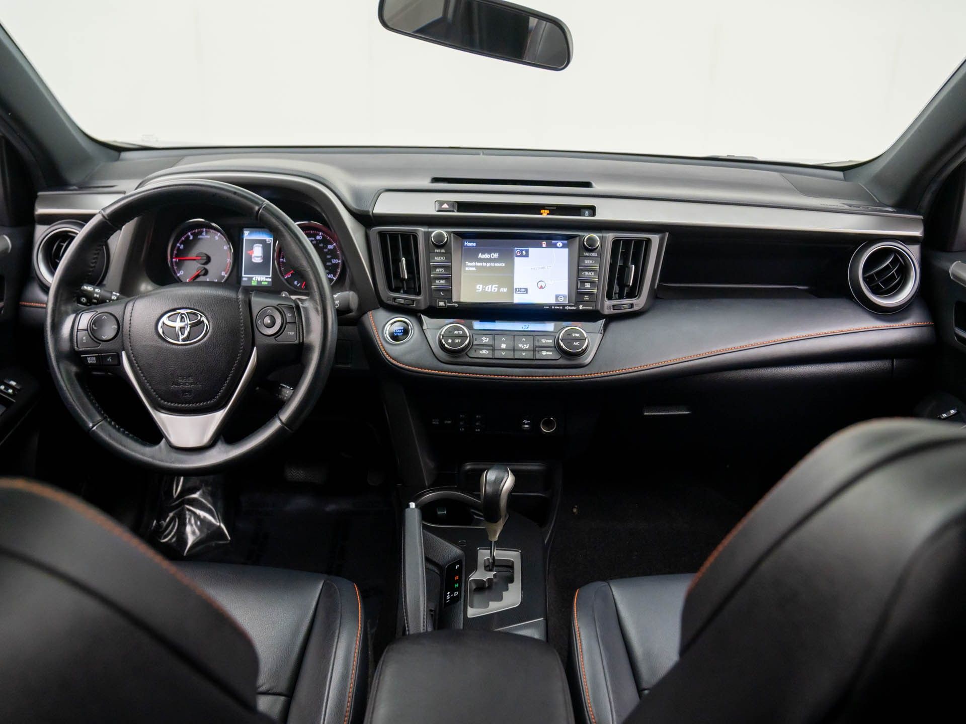 2016 Toyota RAV4 SE photo 7