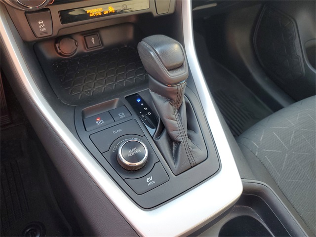 2021 Toyota RAV4 Hybrid XLE photo 22