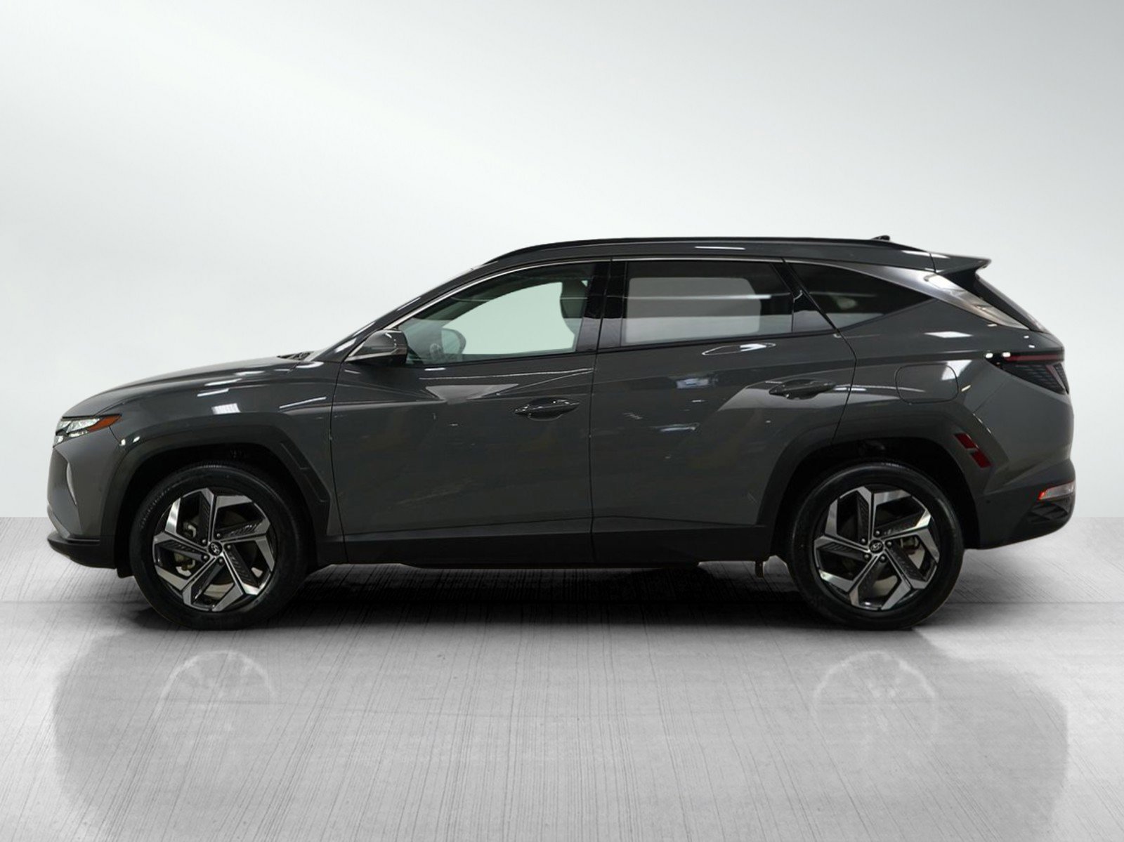 Used 2024 Hyundai Tucson Limited with VIN 5NMJECDE9RH306060 for sale in Minneapolis, Minnesota