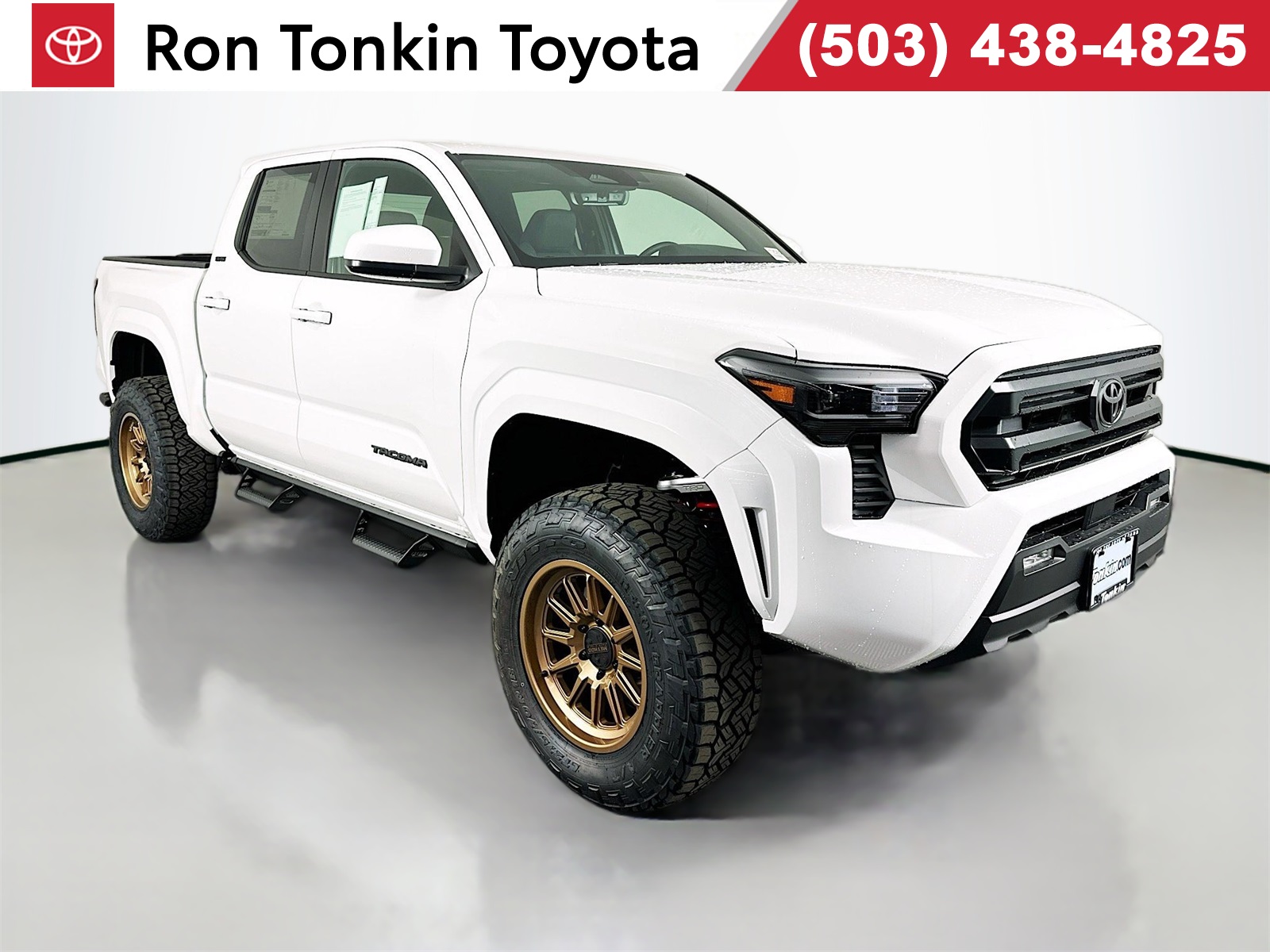 2025 Toyota Tacoma SR5's photo