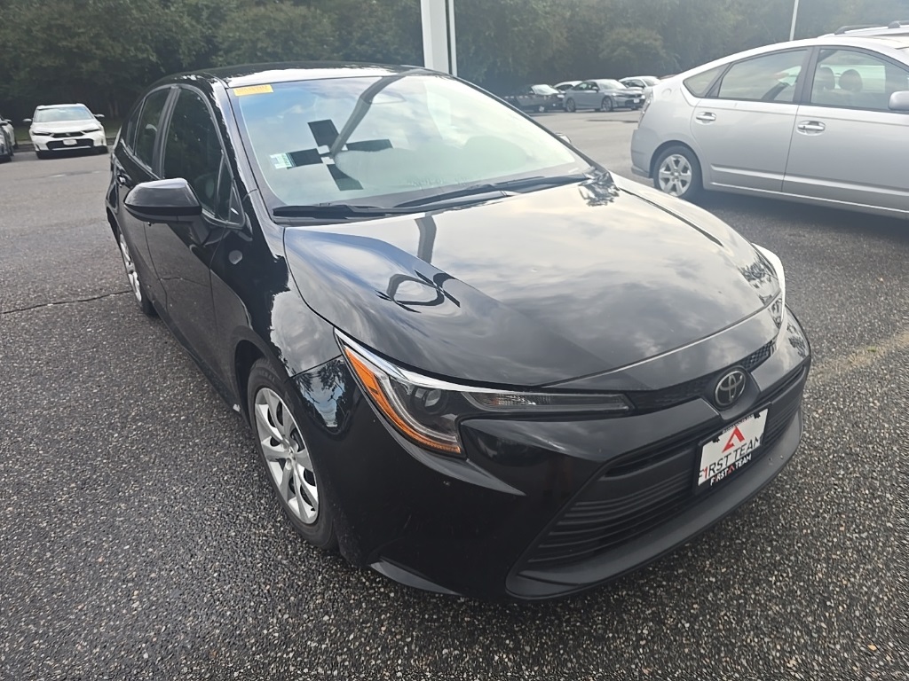 2023 Toyota Corolla LE photo 3