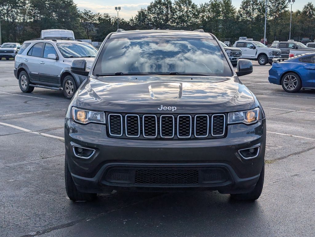 2017 Jeep Grand Cherokee Laredo photo 4