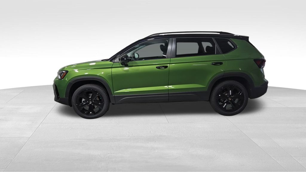 2025 Volkswagen Taos SE photo 2