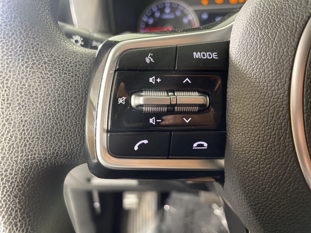2022 Kia Sorento LX photo 21