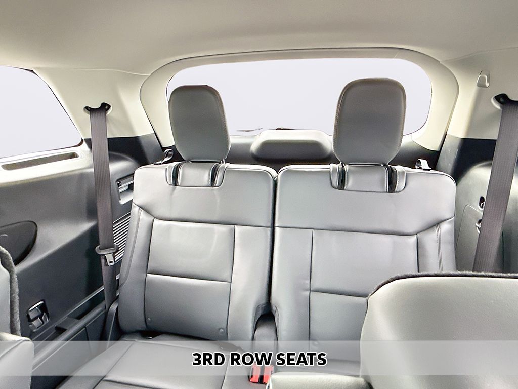 2026 Ford Explorer photo 2