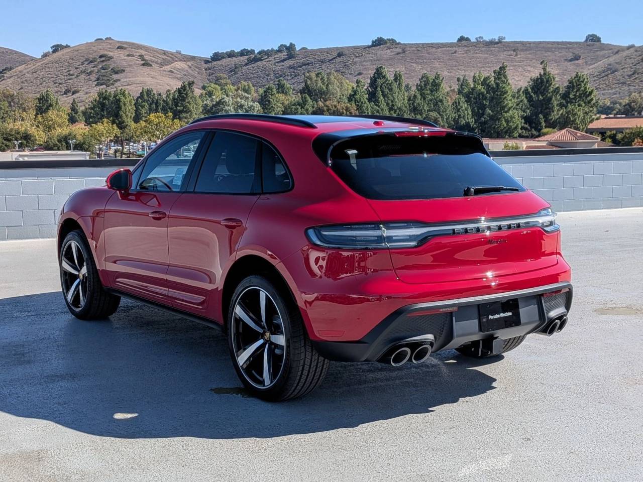 2026 Porsche Macan T photo 3