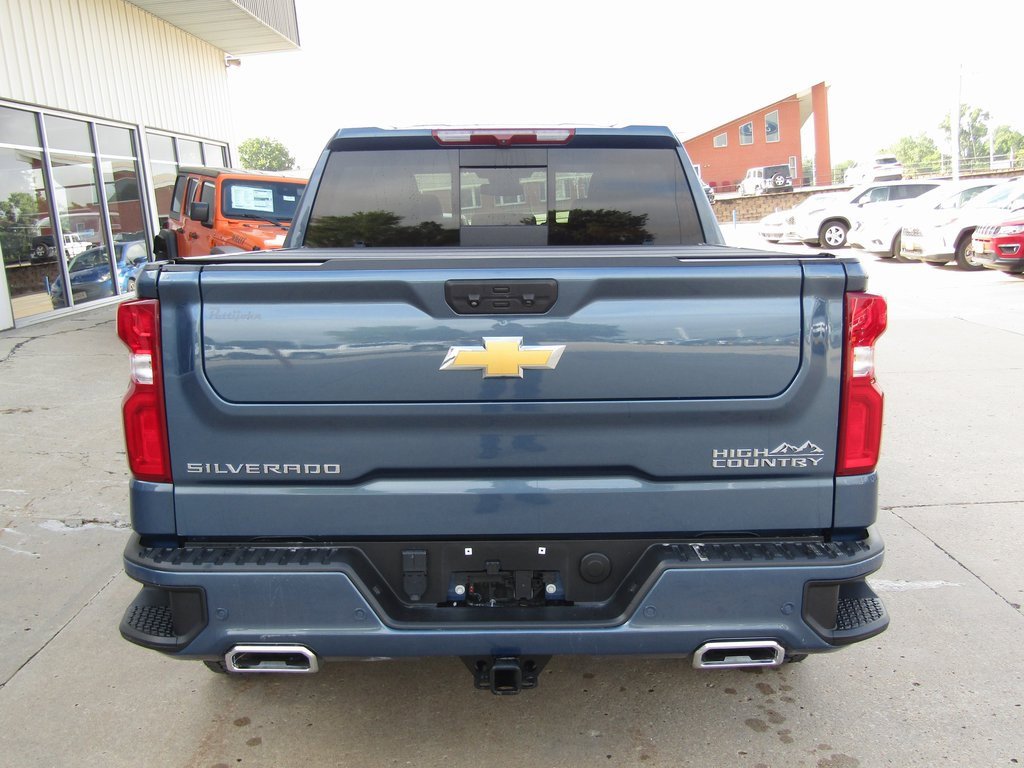 2024 Chevrolet Silverado 1500 High Country photo 4