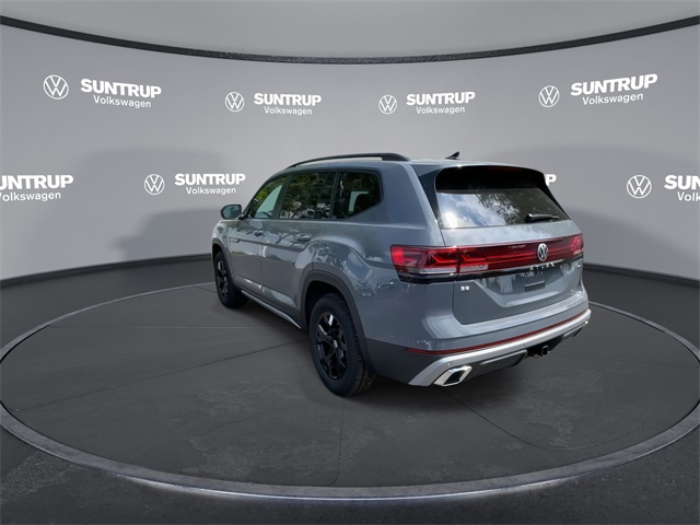 2025 Volkswagen Atlas Peak Edition SE Technology photo 11