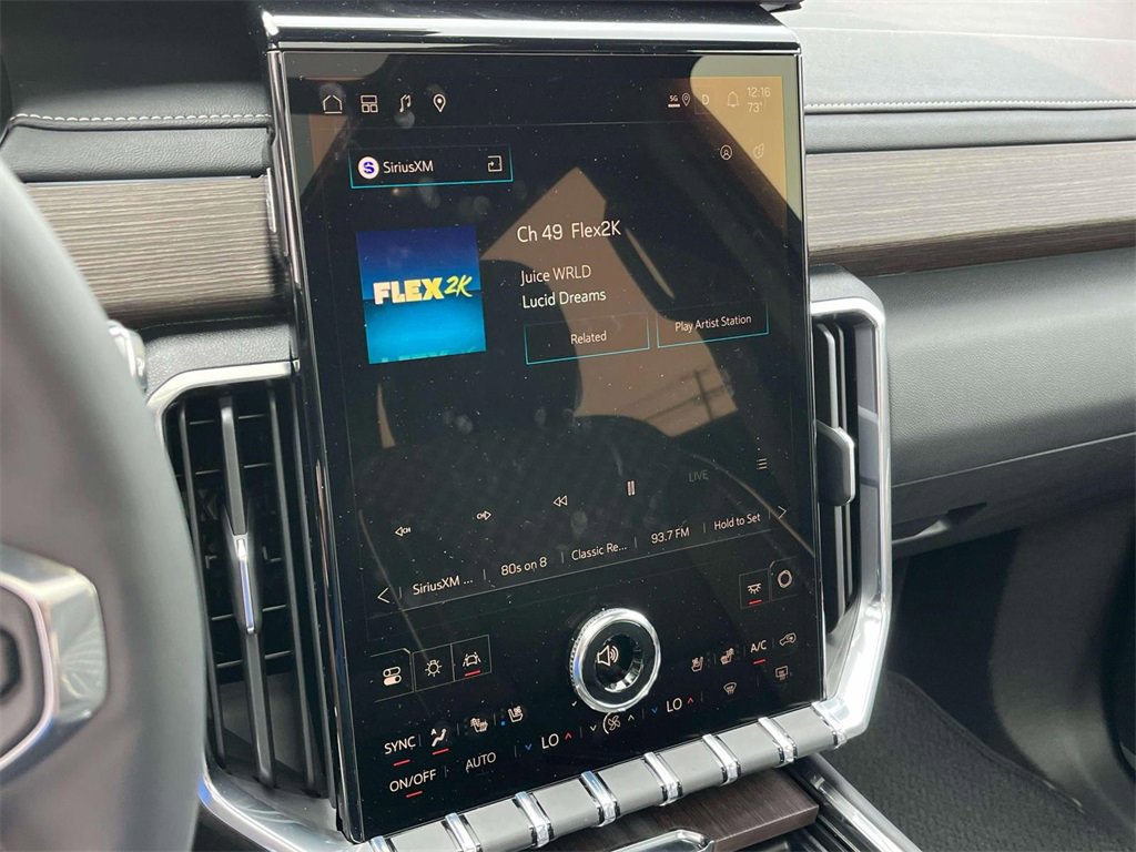 2026 Gmc Acadia Denali photo 28