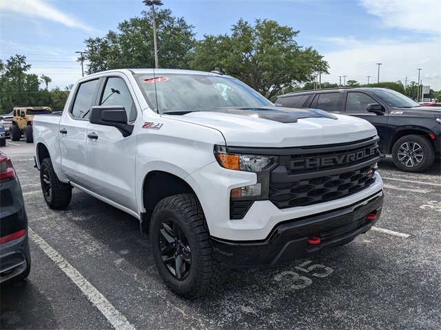 2024 Chevrolet Silverado 1500 Custom Trail Boss photo 3