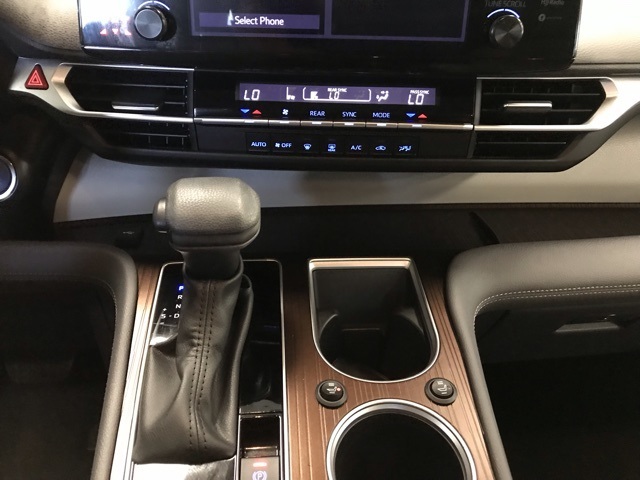 2024 Toyota Sienna LE photo 17
