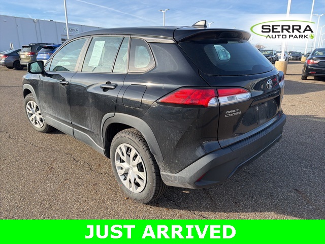 2022 Toyota Corolla Cross L photo 4