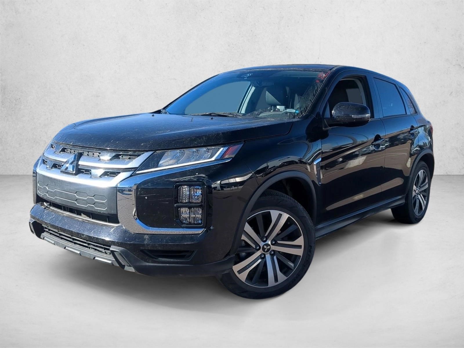 2024 Mitsubishi Outlander Sport SE's photo