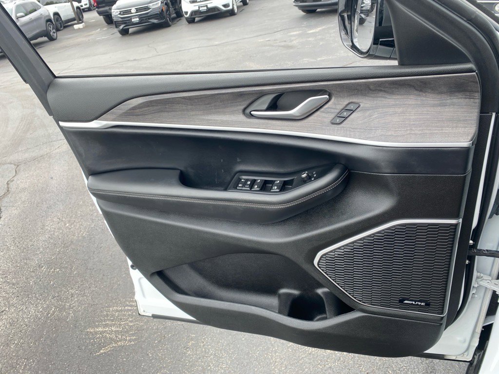 2022 Jeep Grand Cherokee Limited photo 22