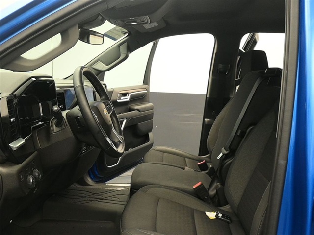 2023 Chevrolet Silverado 1500 LT photo 9