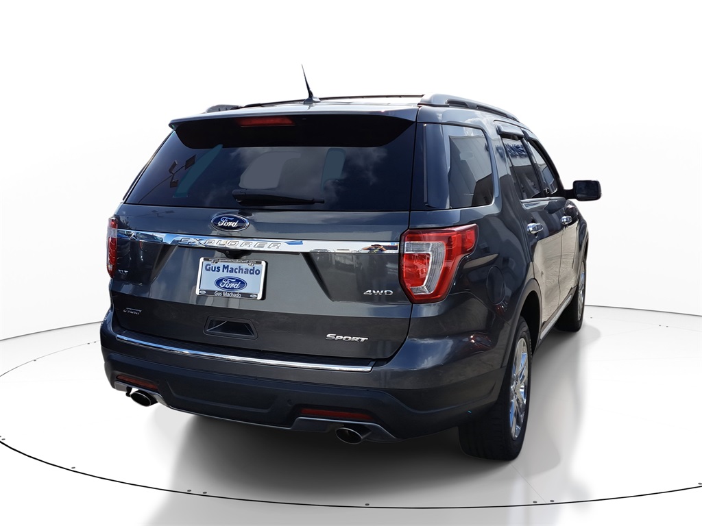 2018 Ford Explorer XLT photo 4