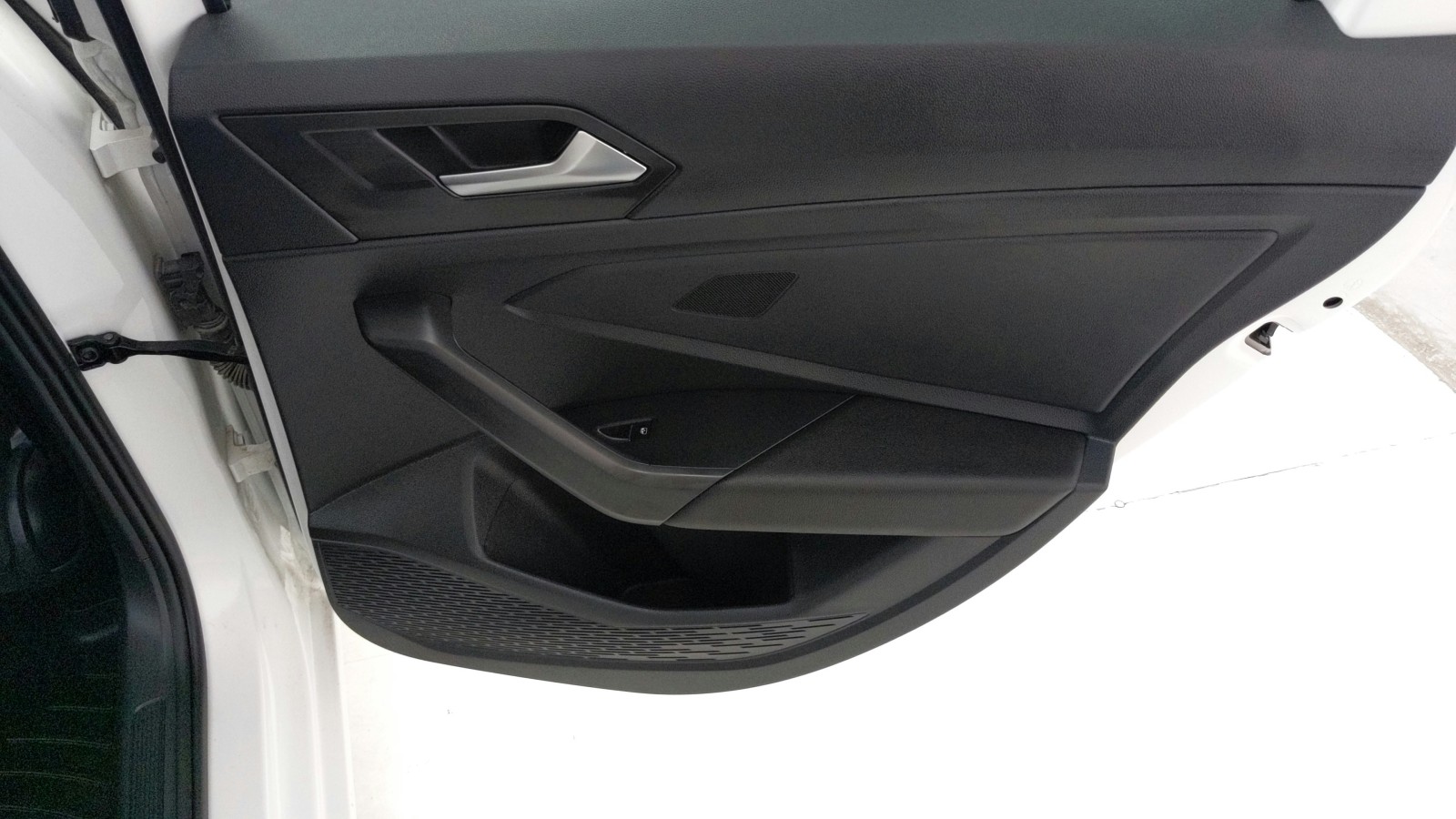 Used 2024 WHITE Volkswagen S image 31