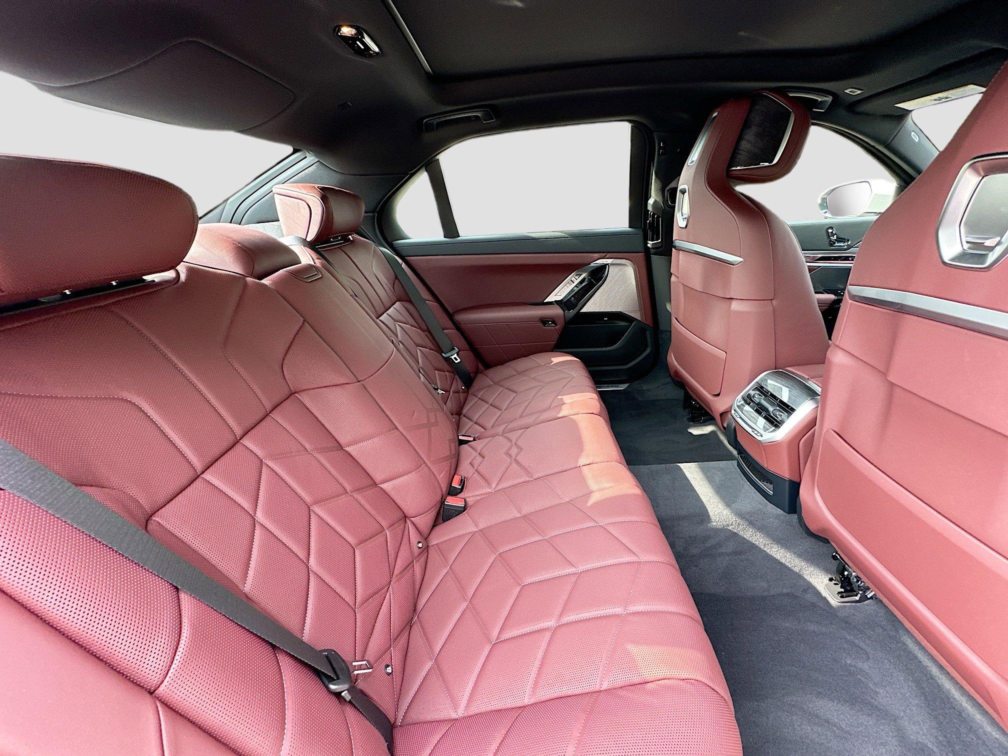 2026 Bmw 740i photo 21