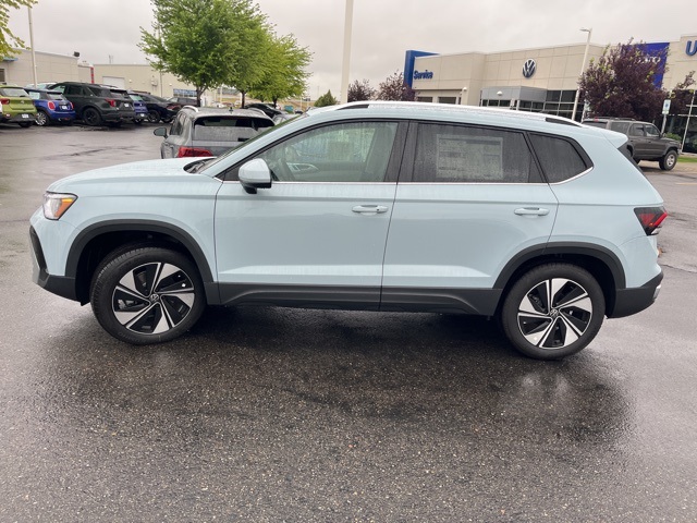 2025 Volkswagen Taos SE photo 2