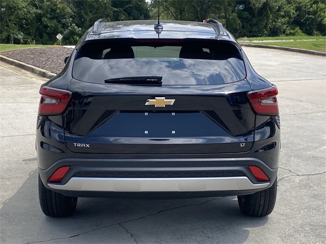 2025 Chevrolet Trax photo 3