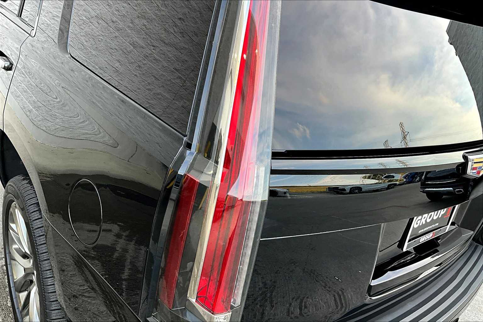 2020 Cadillac Escalade Platinum photo 24