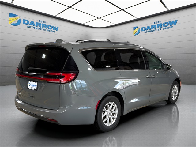 2022 Chrysler Pacifica Touring L photo 5