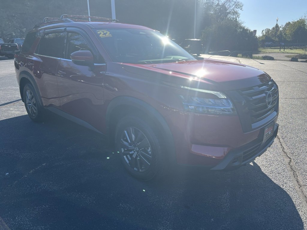 2022 Nissan Pathfinder SV's photo