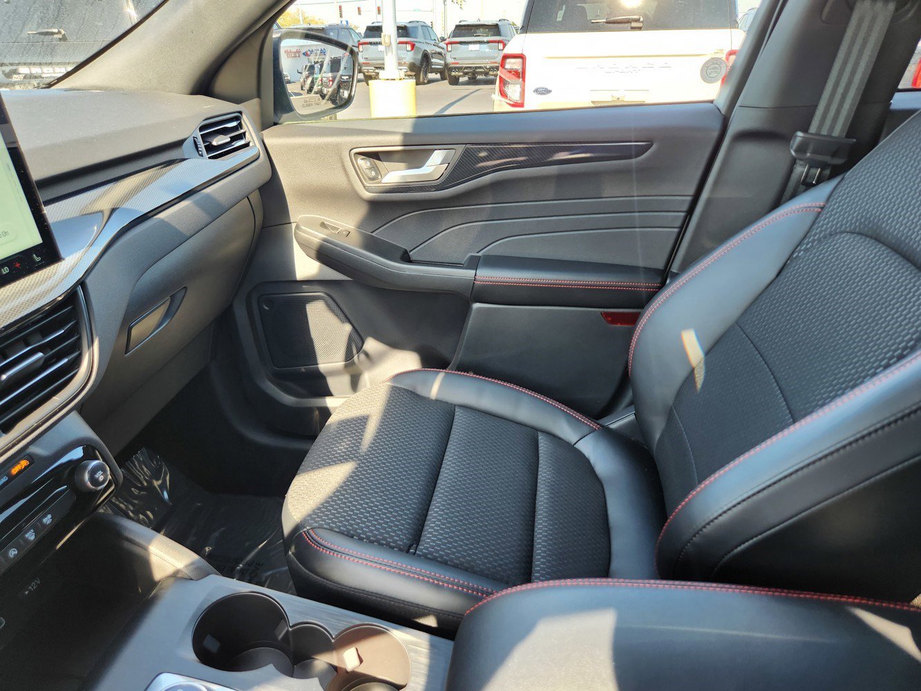 2025 Ford Escape ST-Line photo 10
