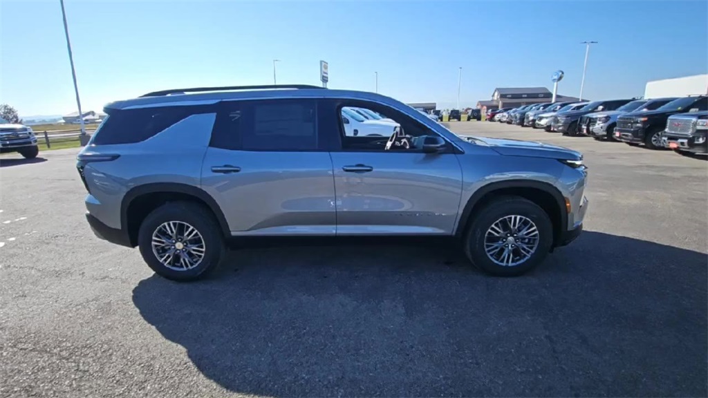 2026 Chevrolet Traverse photo 9