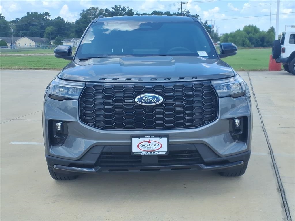 2025 Ford Explorer ST-Line photo 3