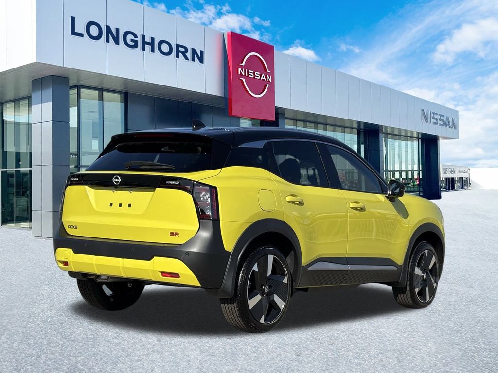 2025 Nissan Kicks SR photo 3
