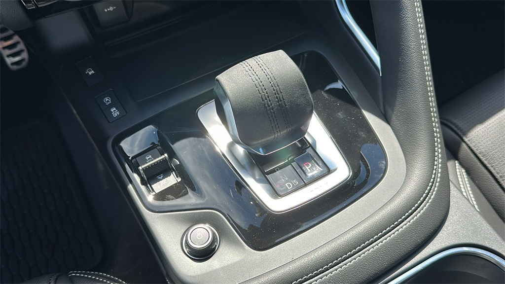 2024 Jaguar E-PACE R-Dynamic SE photo 21