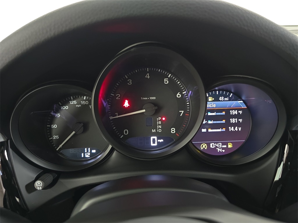 2026 Porsche Macan T photo 14