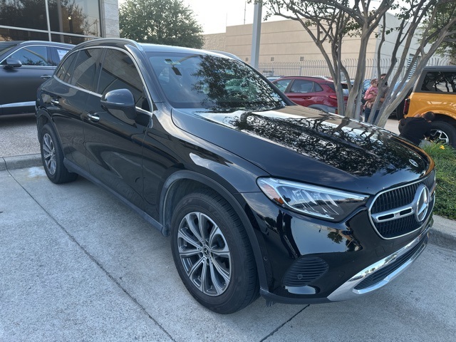 2023 Mercedes Benz GLC 300 photo 3