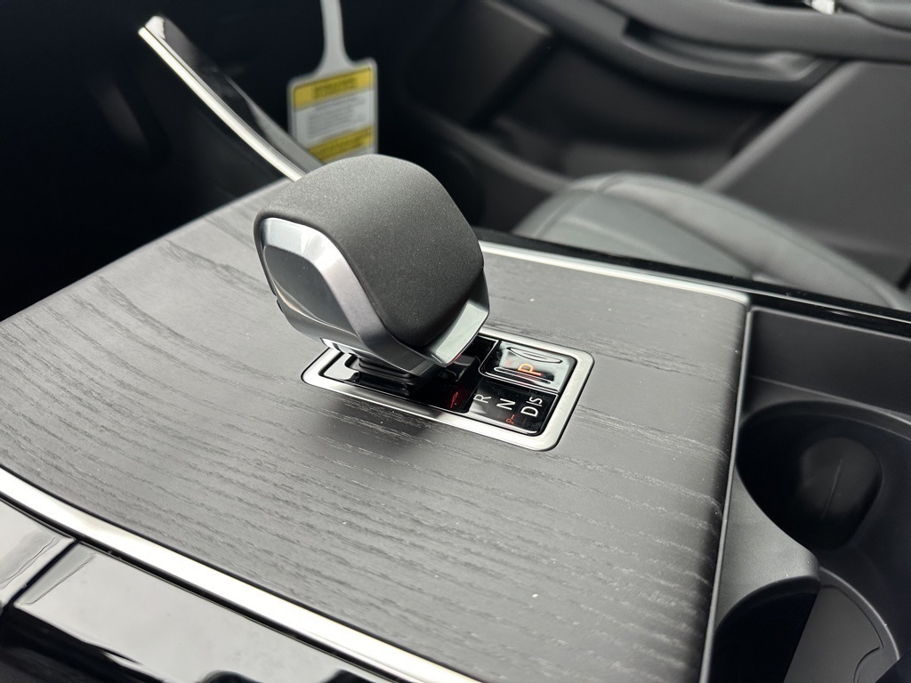 2024 Land Rover Range Rover Evoque S photo 24