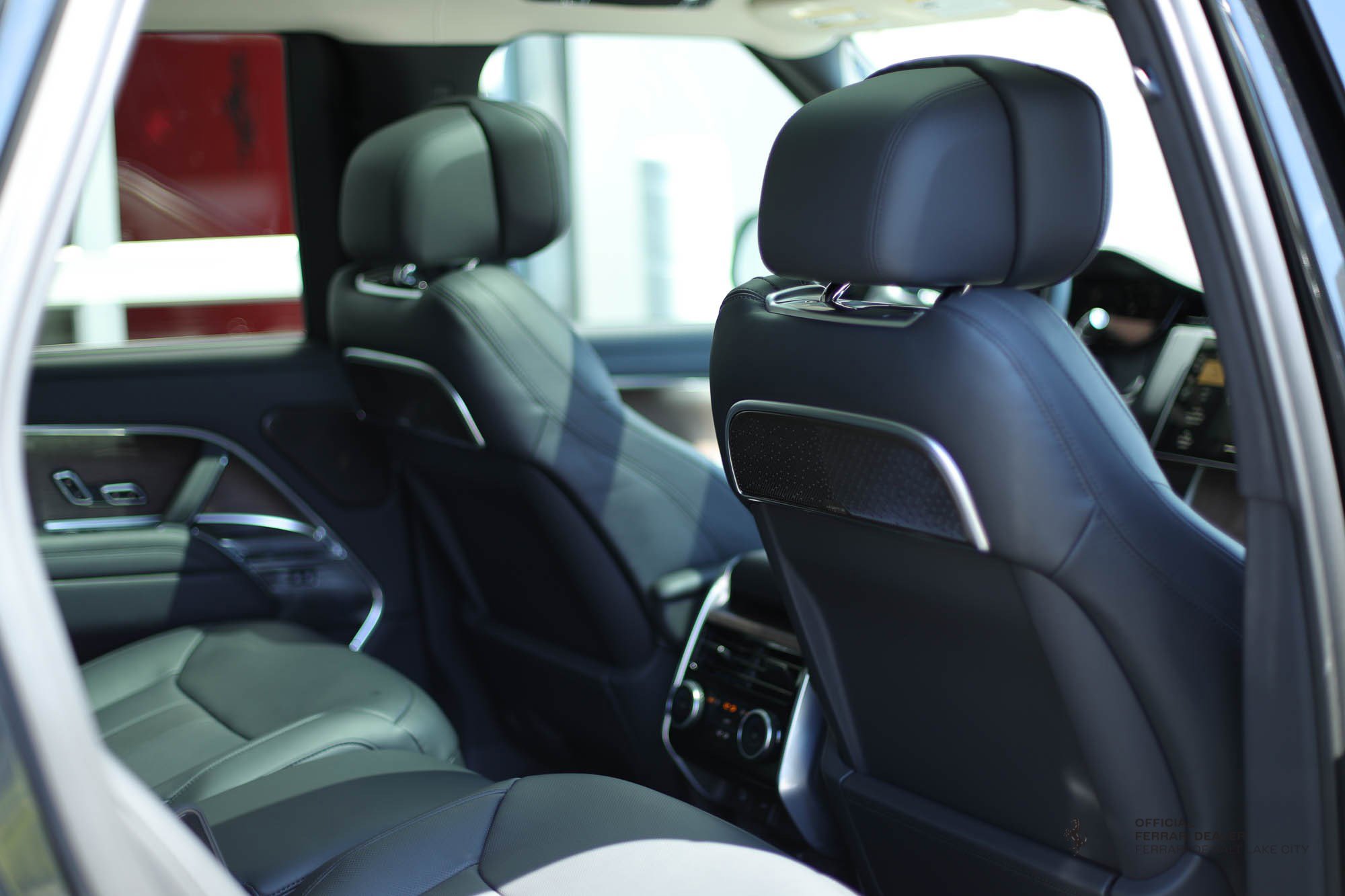 2025 Land Rover Range Rover Autobiography photo 27