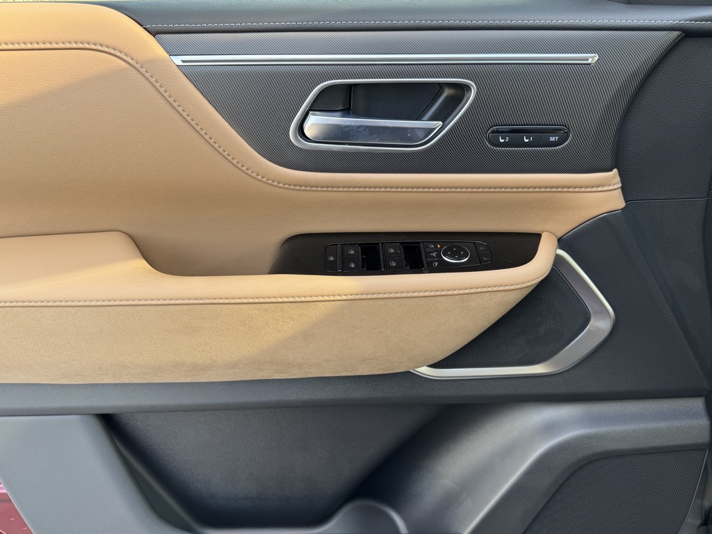 2026 Infiniti QX80 Luxe photo 10