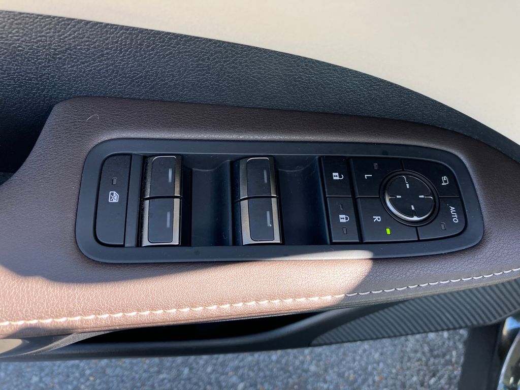 2023 Lexus RX photo 24